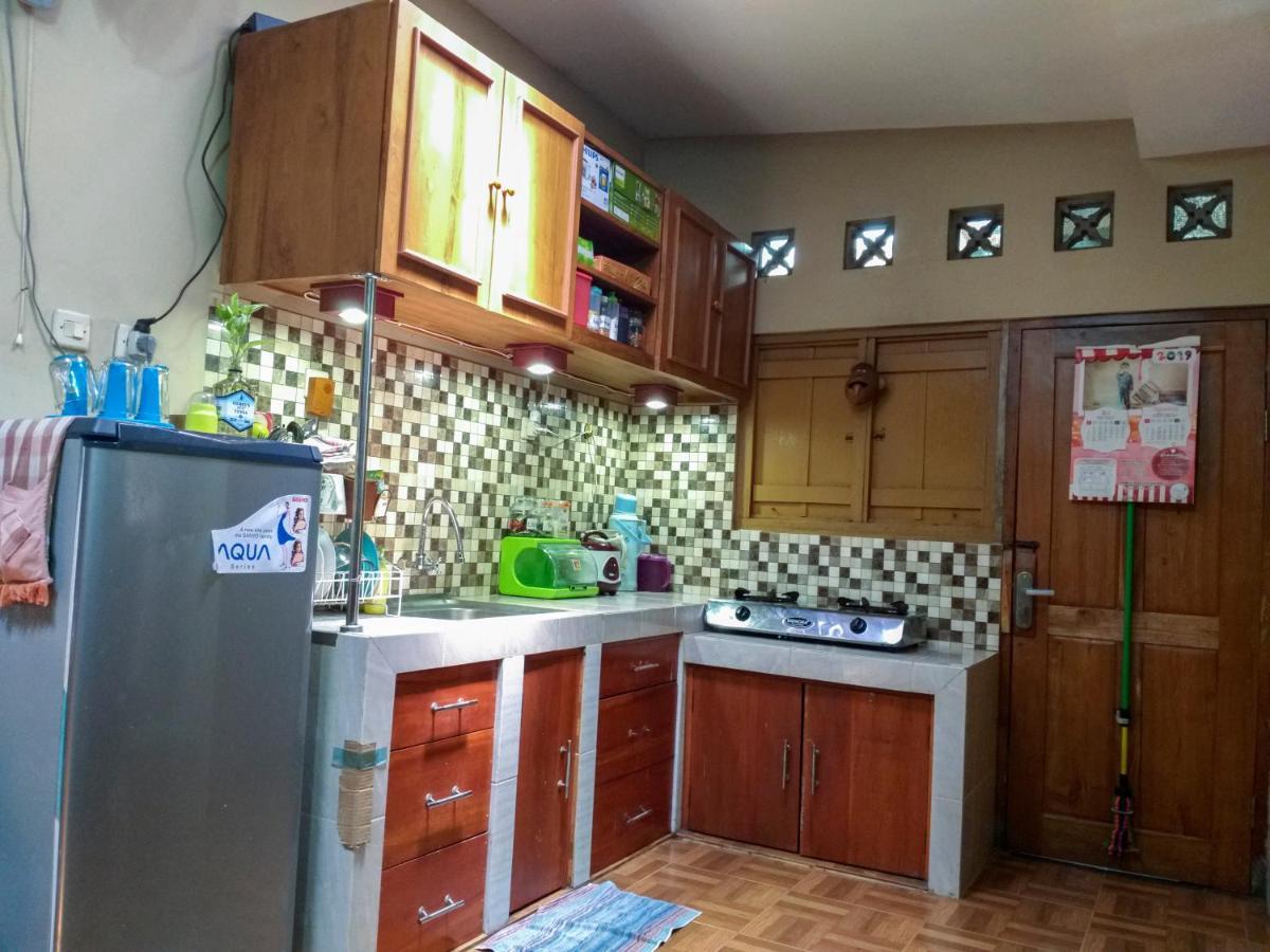 Ngampilan Backpacker Hostel Джок'якарта Екстер'єр фото