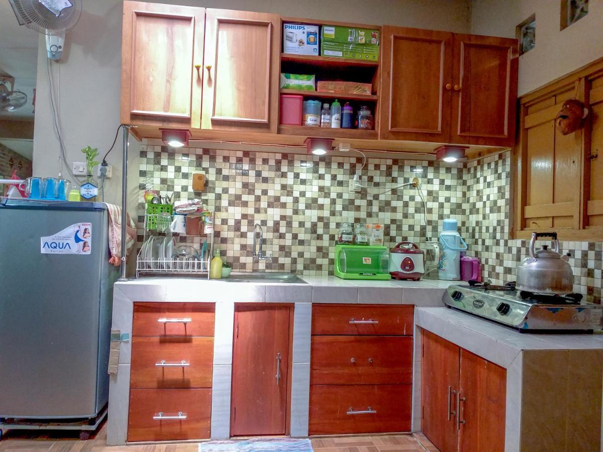Ngampilan Backpacker Hostel Джок'якарта Екстер'єр фото
