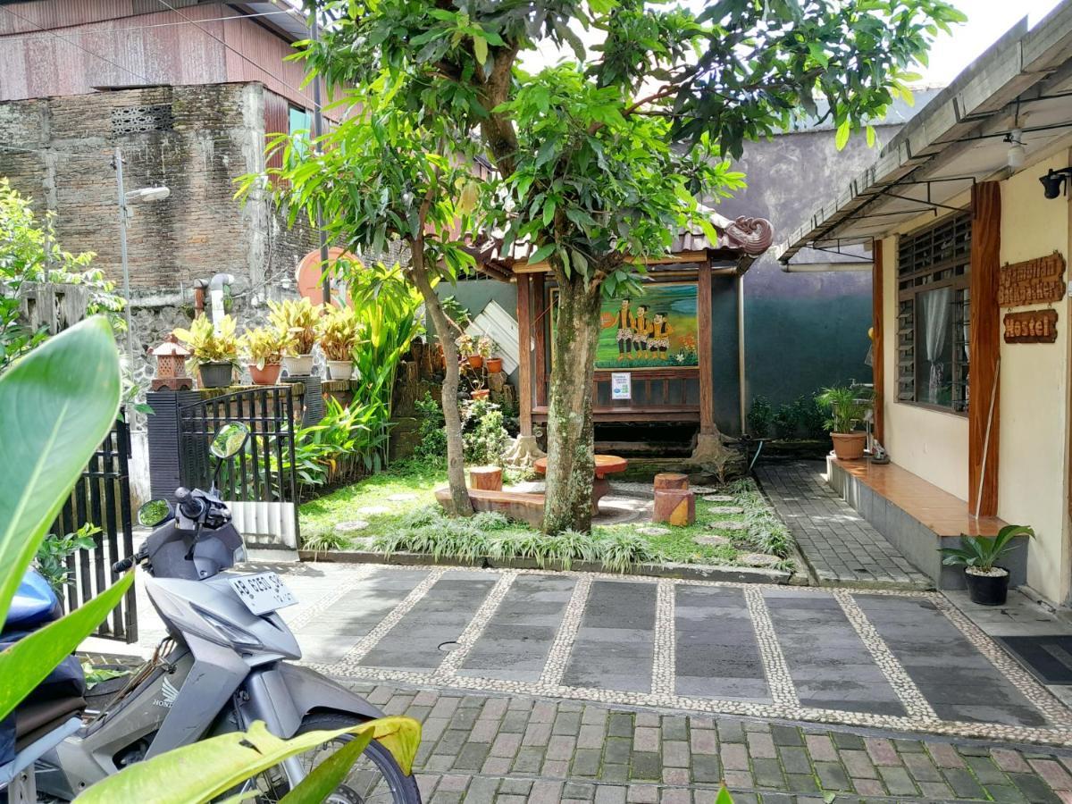 Ngampilan Backpacker Hostel Джок'якарта Екстер'єр фото