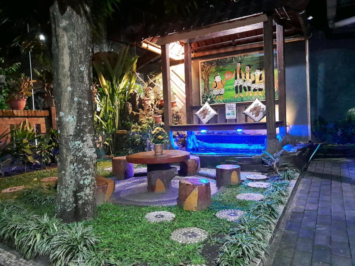 Ngampilan Backpacker Hostel Джок'якарта Екстер'єр фото