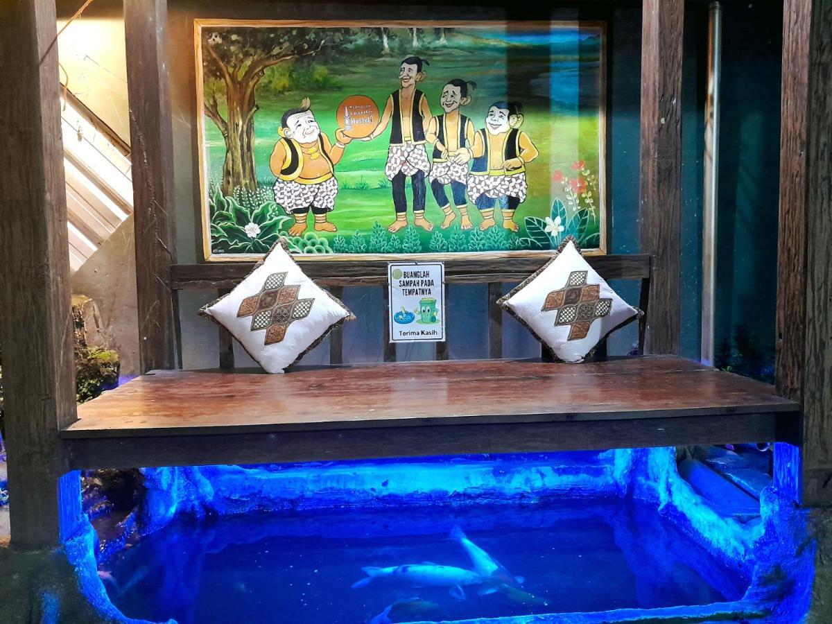 Ngampilan Backpacker Hostel Джок'якарта Екстер'єр фото